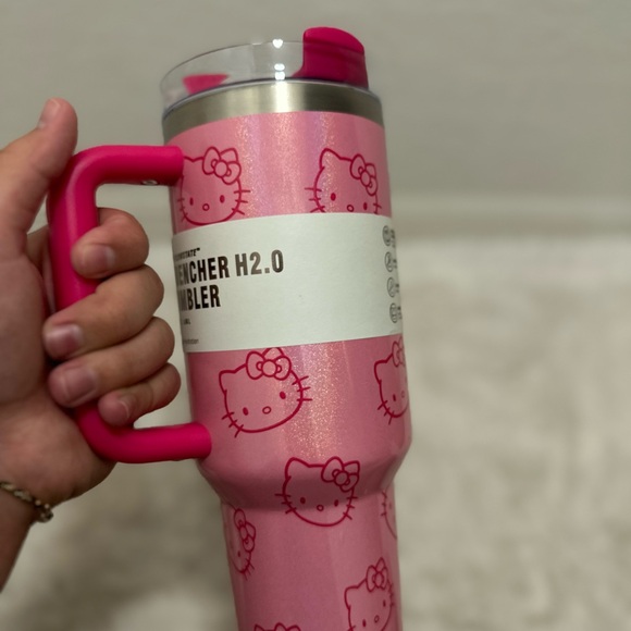 Hello kitty Stanley cup - Picture 3 of 4